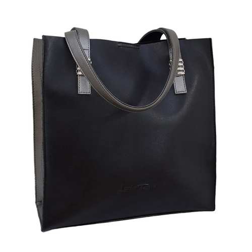 Практична сумка від українського бренду ТМ "LucheRino" виготовлена з екошкіри та якісної надійної фурнітури.
